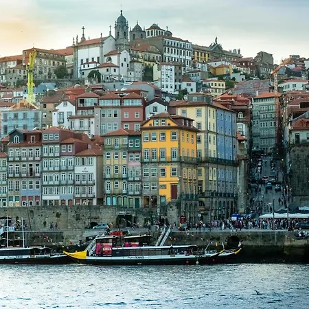 Charming Modern In Appartement Oporto