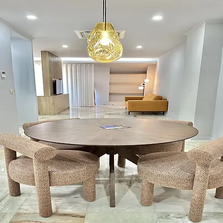Charming Modern In Oporto