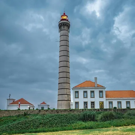 Charming Modern In Апартаменты Порту