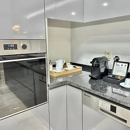 Charming Modern In アパート