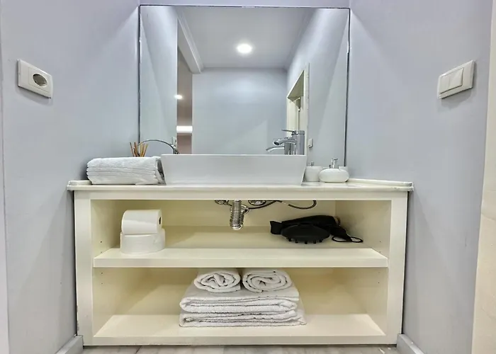 Charming Modern In * ポルト